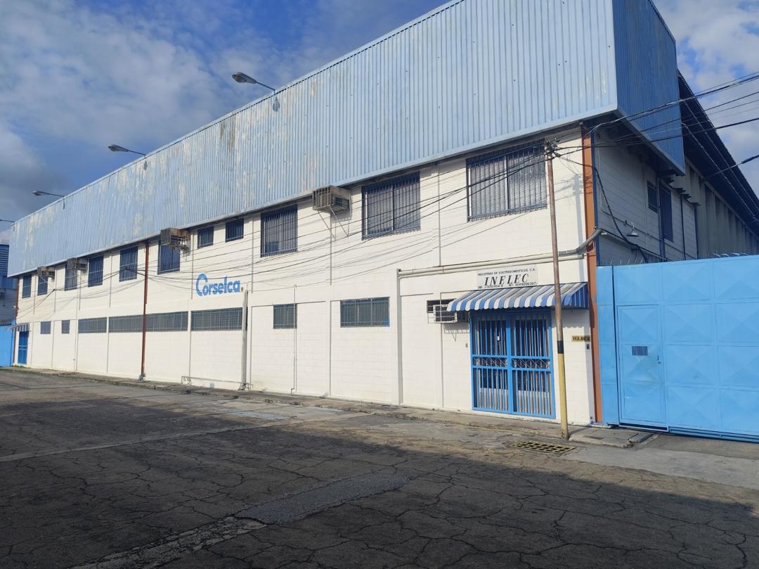Fachada de la planta INELEC